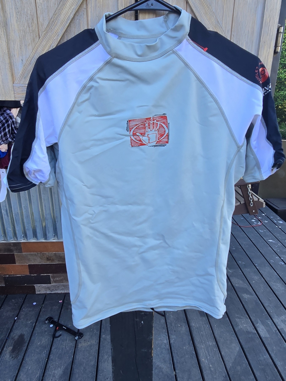 Body Glove kids Light Gray and Black Short-Sleeve Rash Guard